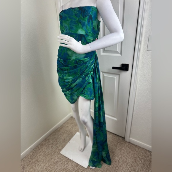 Elegant Green Floral Dress - Picture 1 of 13